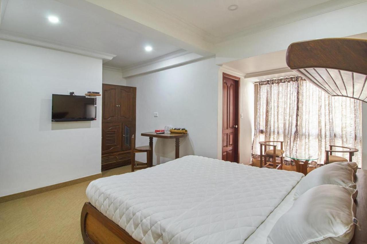 Hotel Mart View Kochi Exterior photo